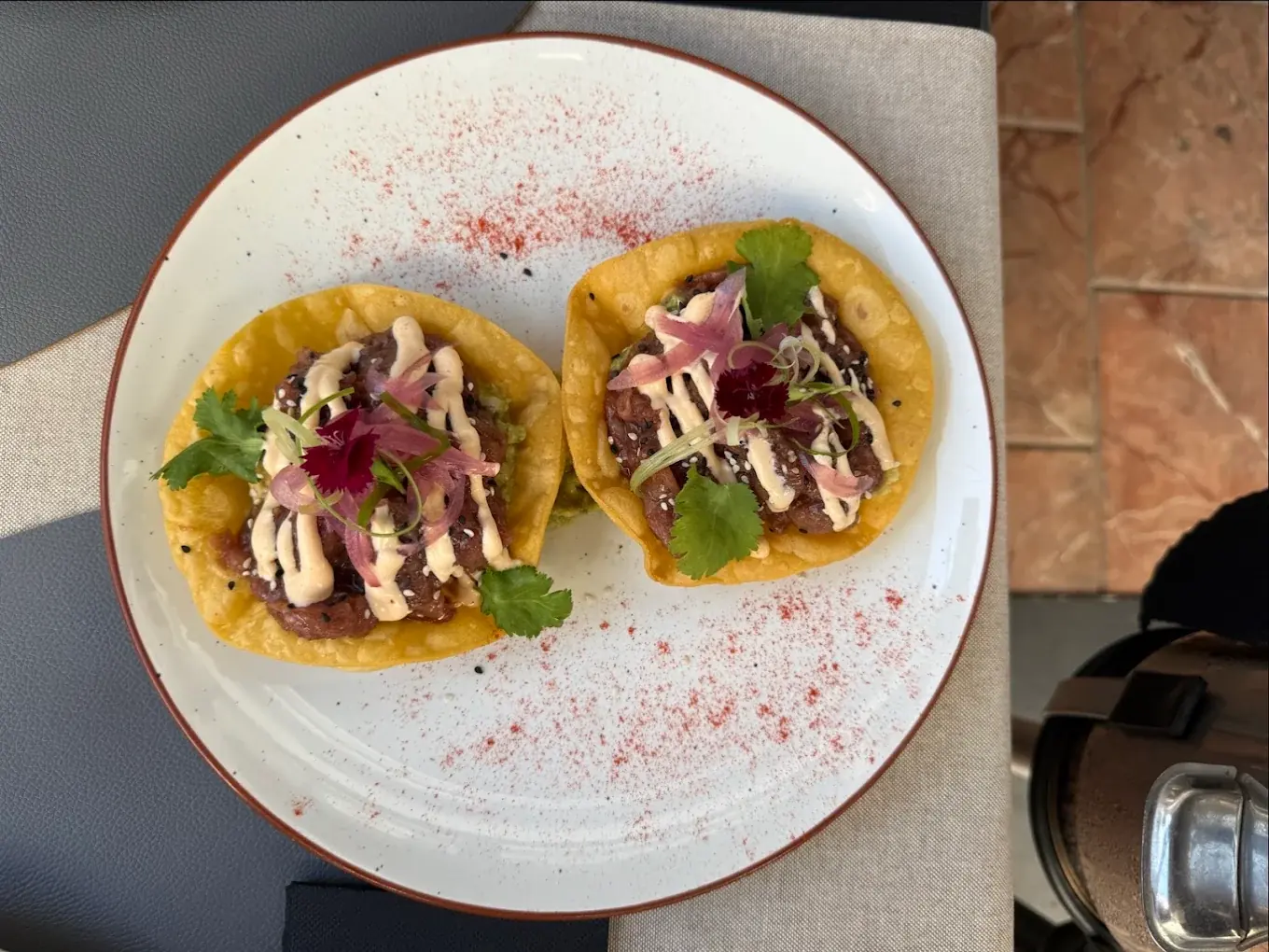 Red tuna tacos with guacamole